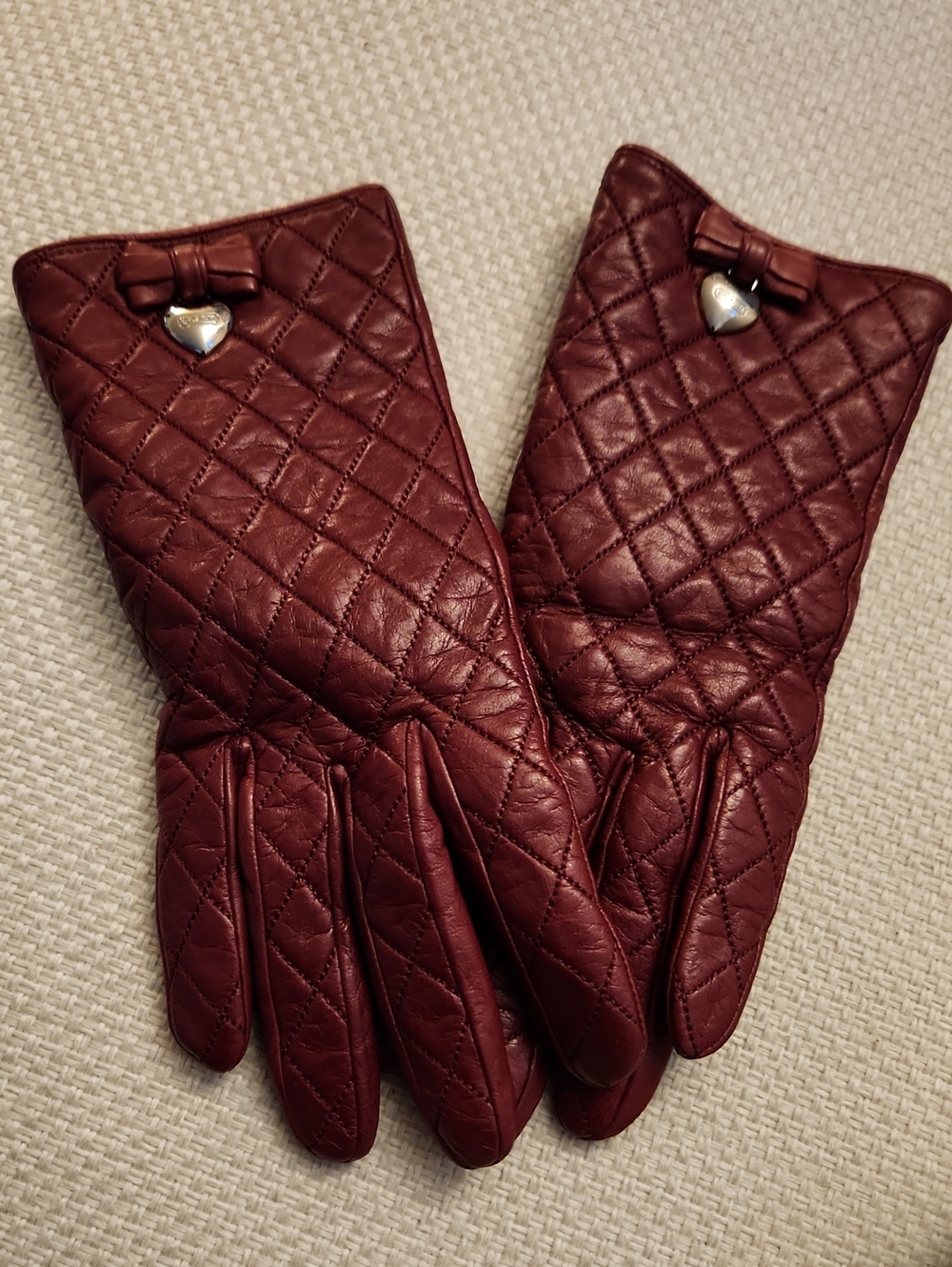 Quilted Burgundy Leather Gloves with Heart Charm - Women's Fashion Gloves